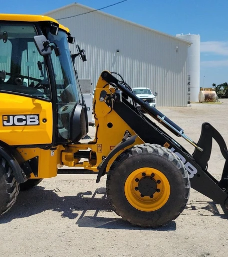 2022 JCB 407 wheel loader