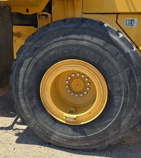 2014 John Deere 824K Wheel Loader