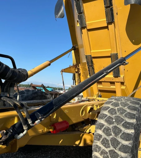 2013 Caterpillar 735B haul truck