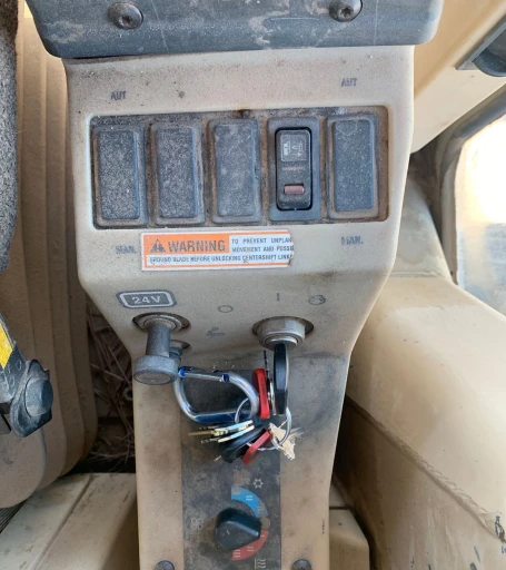 2001 Caterpillar 140H motor grader