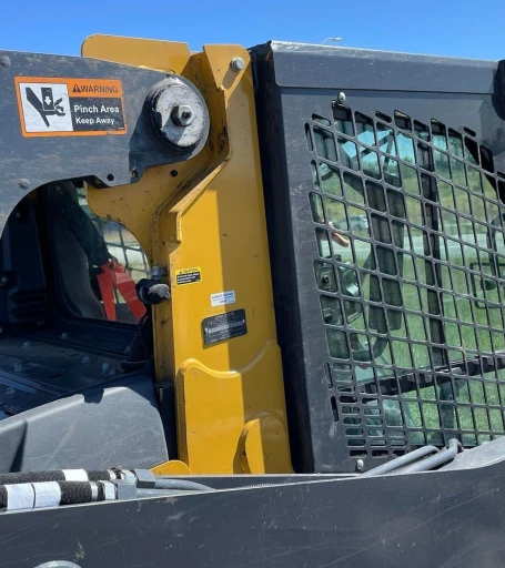 2021 John Deere 325G tracked skid steer loader