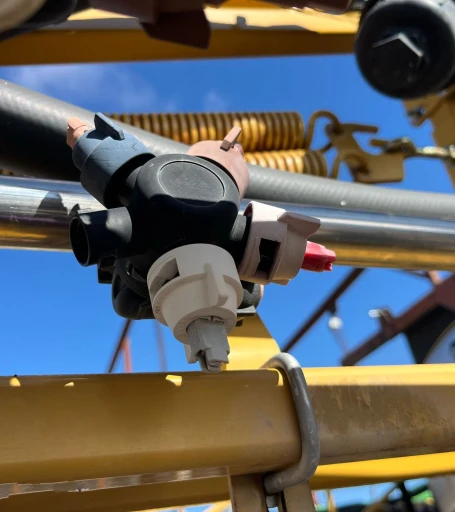 2013 Rogator RG1100 applicator