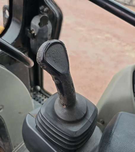 2015 Caterpillar 963D track loader