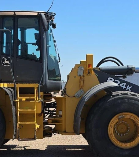 2014 John Deere 824K Wheel Loader