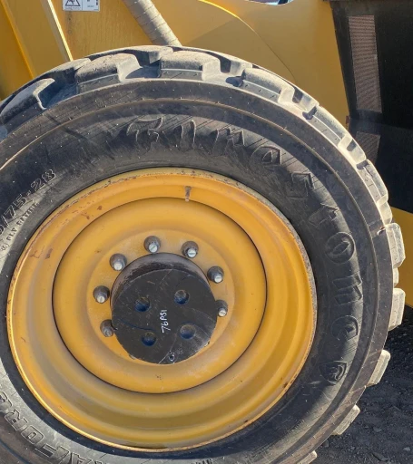 2017 Caterpillar TL1055D telehandler