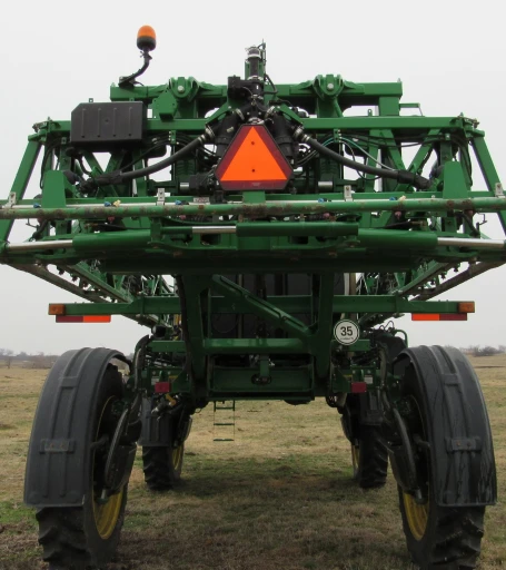 2014 John Deere R4038 self-propelled sprayer