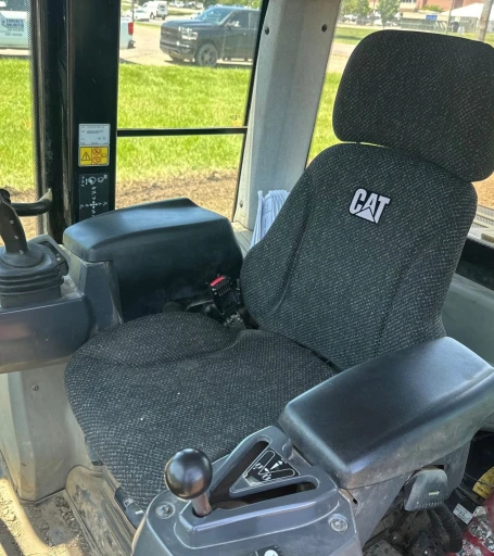2016 Caterpillar 953D track loader