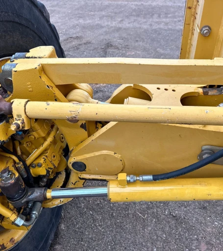 2013 John Deere 772GP motor grader