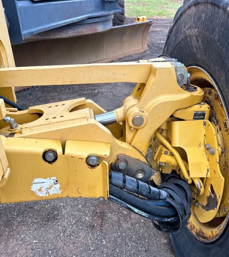 2013 John Deere 772GP motor grader
