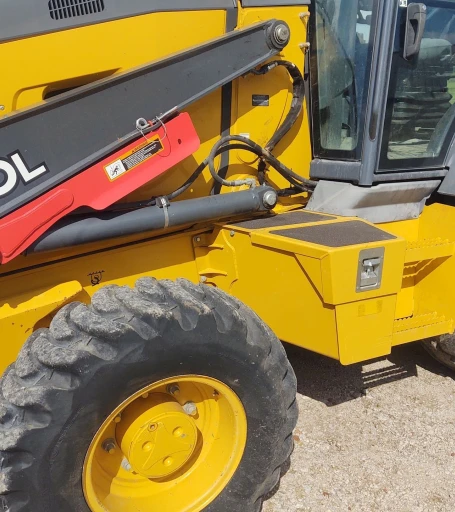 2018 John Deere 410L backhoe