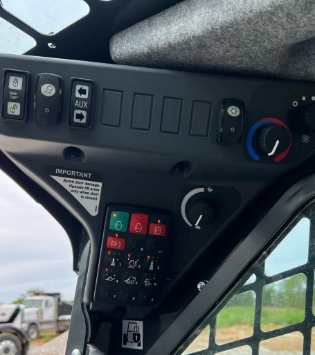 2022 John Deere 325G tracked skid steer loader
