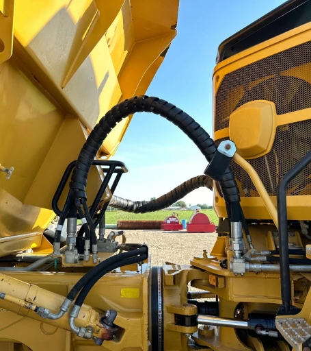2013 Caterpillar 735B haul truck