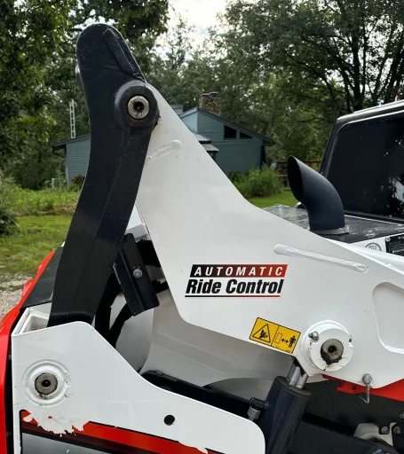 2022 Bobcat T76 R-Series tracked skid steer loader