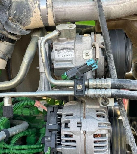 2015 John Deere 6125M MFWD tractor