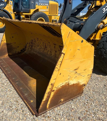 2016 John Deere 324K wheel loader