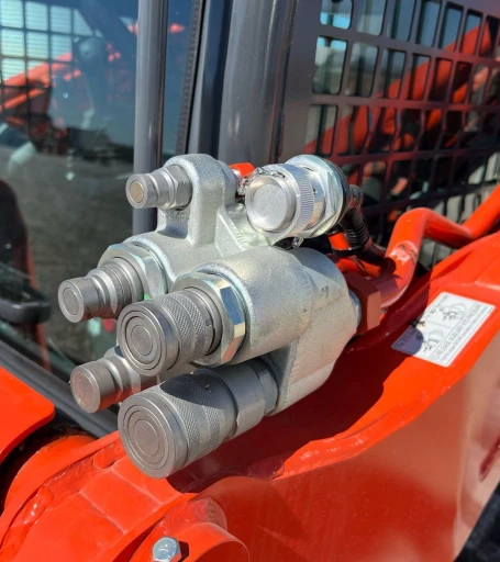2022 Kubota SVL75-2 tracked skid steer loader