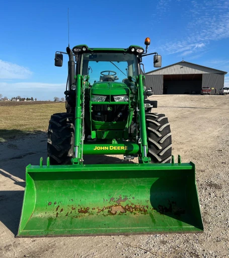 2013 John Deere 6125R MFWD Tractor Loader