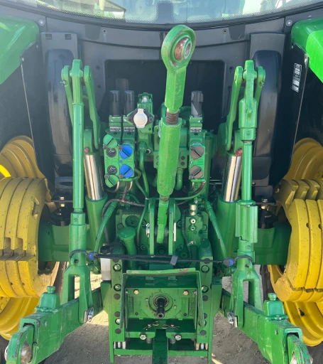 2013 John Deere 6125R MFWD Tractor Loader
