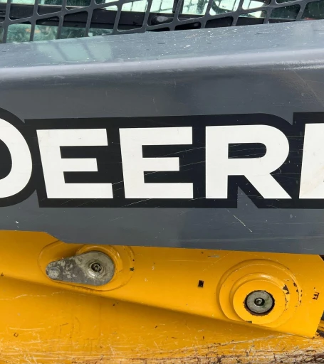 2017 John Deere 333G skid steer loader
