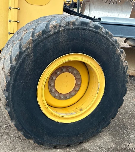 2013 John Deere 772GP motor grader