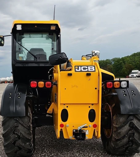 2023 JCB 542-70AG telehandler