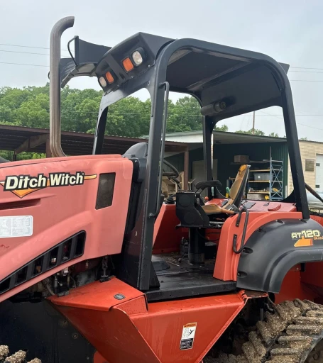 2013 Ditch Witch RT120 Quad trencher
