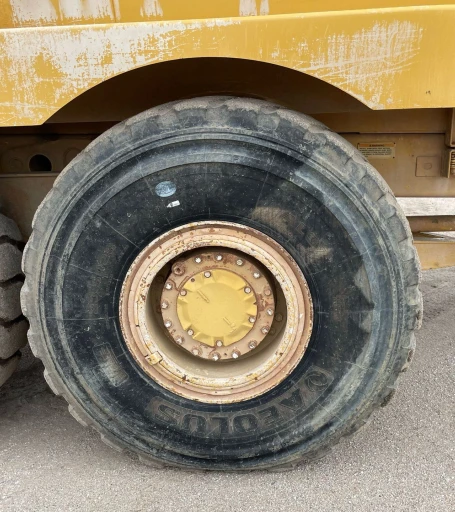 2000 Caterpillar D300E Series II water wagon