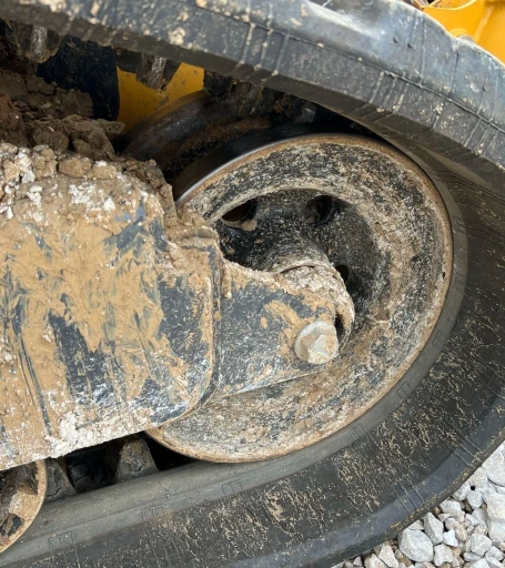 2022 John Deere 325G tracked skid steer loader