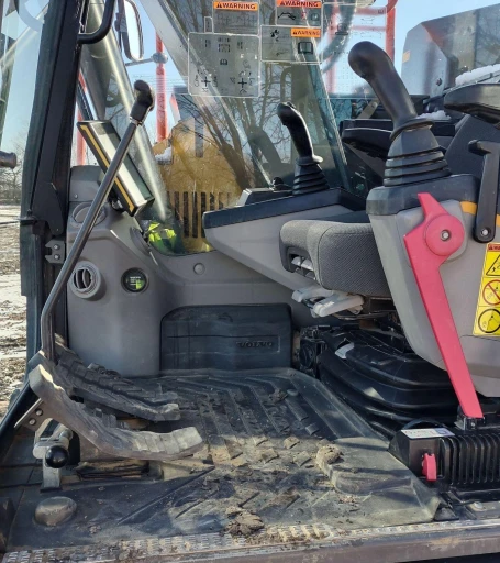 2021 Volvo ECR145EL excavator