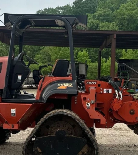 2013 Ditch Witch RT120 Quad trencher