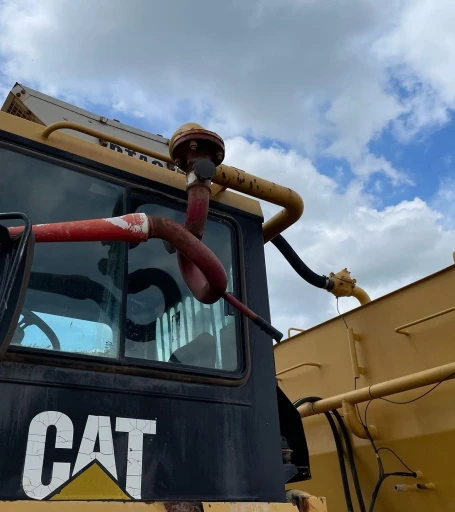 2000 Caterpillar D300E Series II water wagon