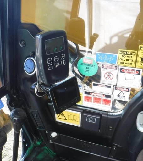 2013 JCB JS220LC EXCAVATOR