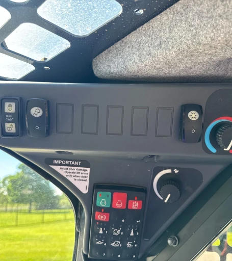2023 John Deere 317G tracked skid steer loader