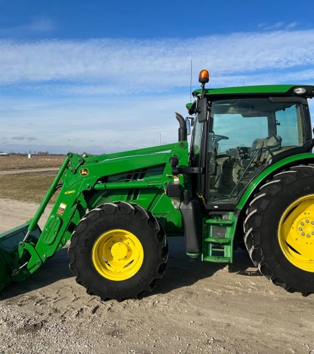 2013 John Deere 6125R MFWD Tractor Loader