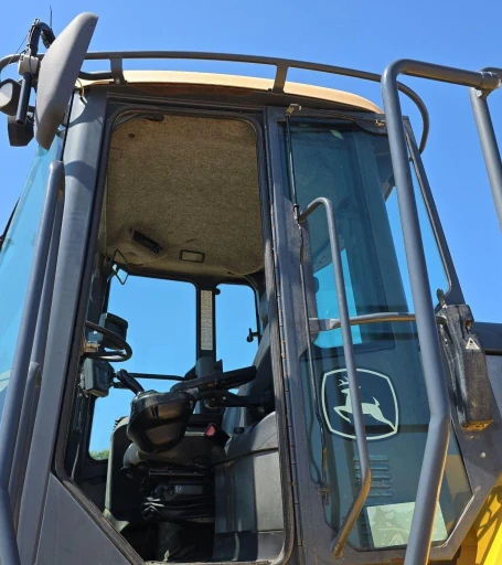 2014 John Deere 824K Wheel Loader