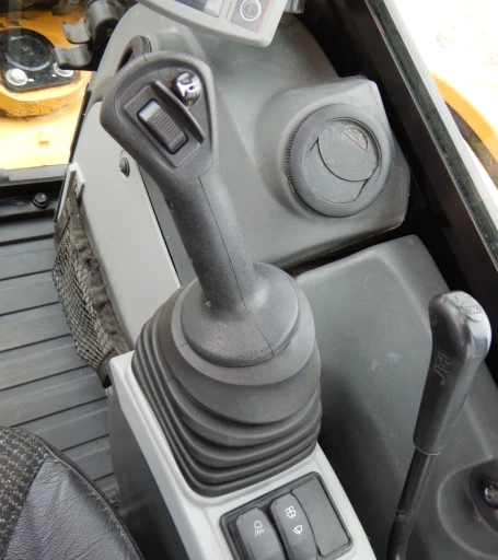 2018 Caterpillar 305E2 CR mini excavator