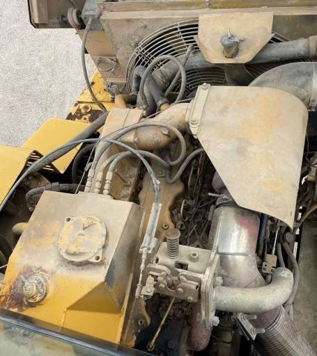 2000 Caterpillar D300E Series II water wagon