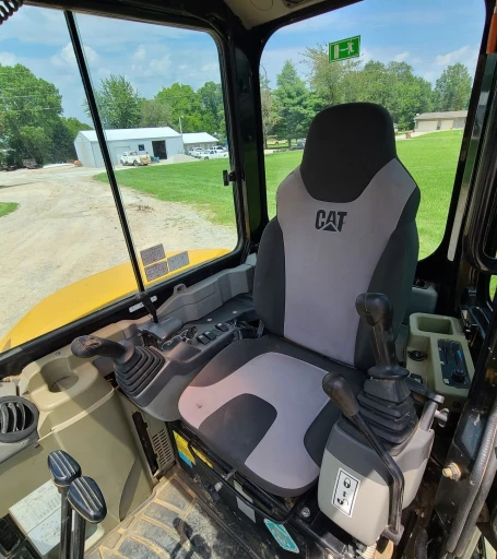 2011 Caterpillar 305.5D CR mini excavator