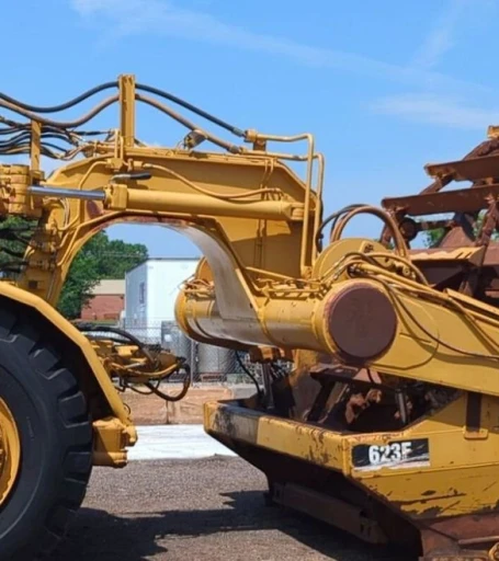 1995 Caterpillar 623F Elevating Scraper
