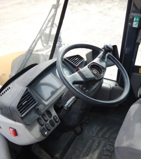 2014 Komatsu WA320-7 wheel loader