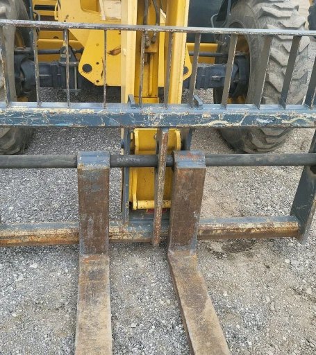 2017 Gehl DL1240 telehandler