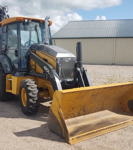 2018 John Deere 410L backhoe