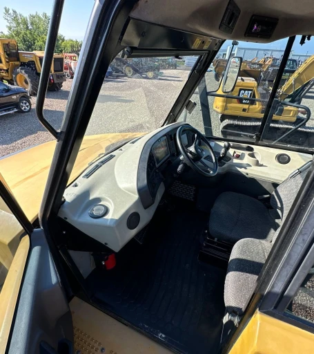 2013 Caterpillar 735B haul truck
