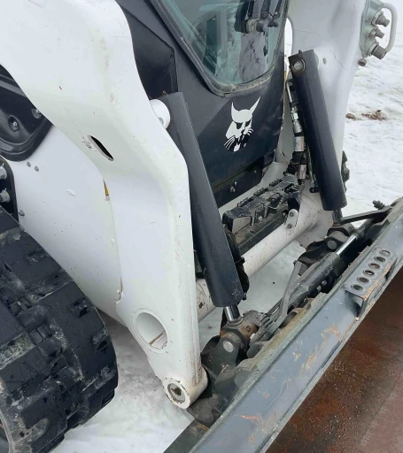 Bobcat T76 R-Series Compact Track Loader