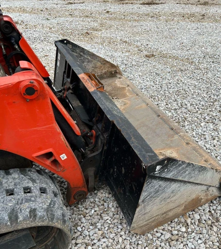 2019 Kubota SVL95-2S tracked skid steer loader