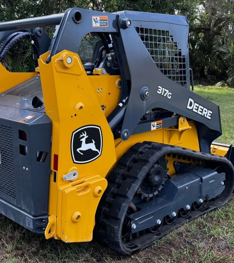 2022 John Deere 317G tracked skid steer loader
