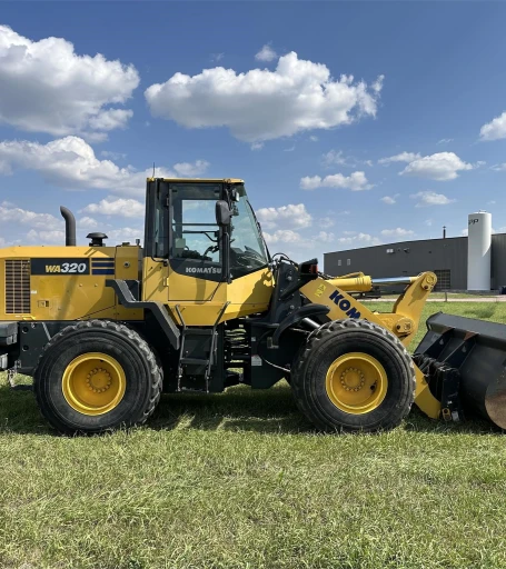 2016 KOMATSU WA320-7