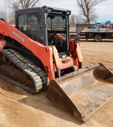 2014 Kubota SVL90-2 tracked skid steer loader