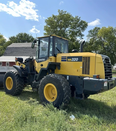 2016 KOMATSU WA320-7