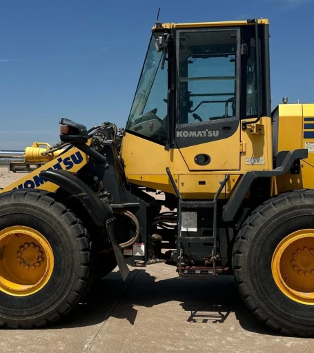 2014 Komatsu WA270-7 wheel loader